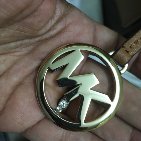 Authentic Michael Kors Jet Set Medium Pocket Tote - Picture 6 of 16